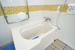 清潔感のある浴室