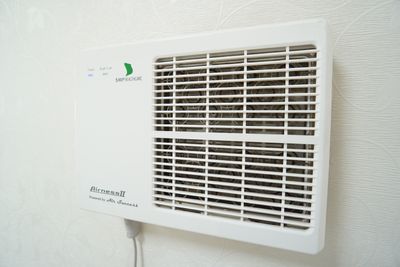 壁掛けエアコンのクローズアップ