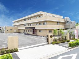 明るい外観の建物