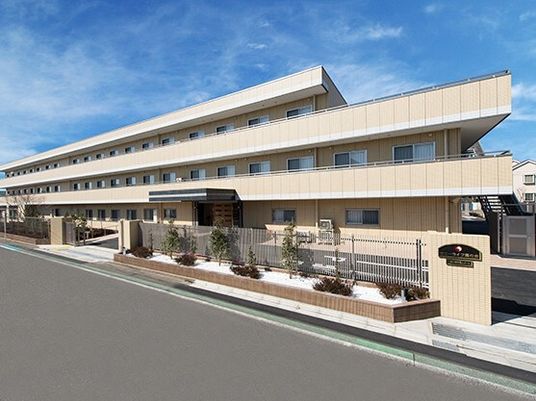明るい外観の建物