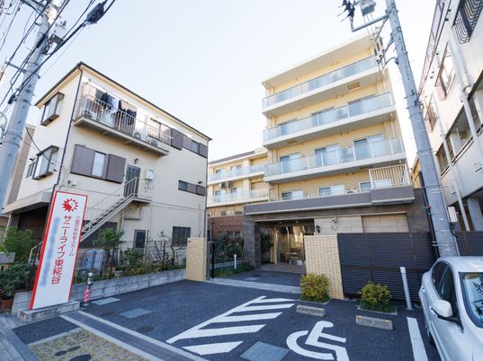 外観のエントランス