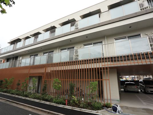 モダンな建物の外観
