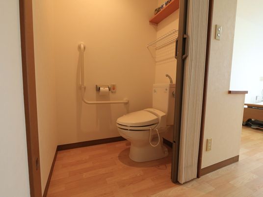 バリアフリーのトイレ設備