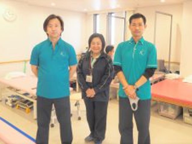 機能訓練室 機能訓練室 柔らかな自然光に包まれた機能訓練室です。スタッフと共に、安心してリハビリを行えます。