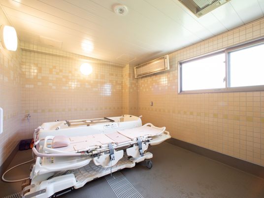 手すり付き浴室設備