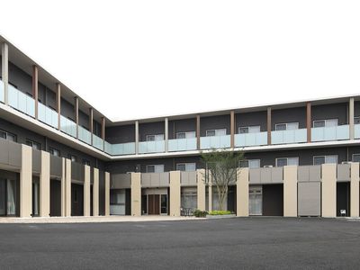 モダンな外観の建物