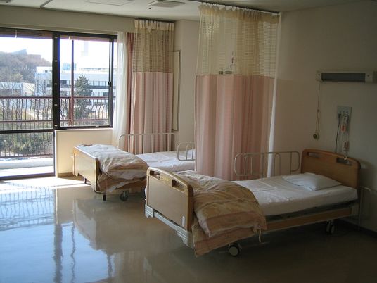 日差しが差し込む居室  
