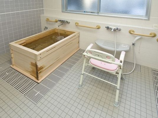 安全配慮の浴室設備