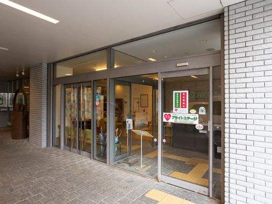 エントランスの自動扉