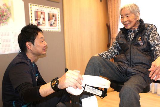 笑顔のコミュニケーション場面
