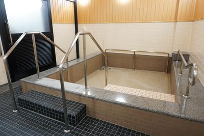 安全手すり付き浴室