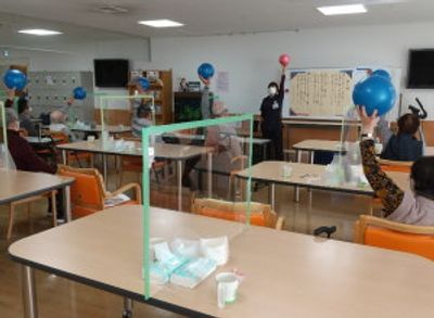 体操をする人々の部屋