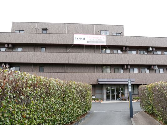 清潔感ある建物エントランス