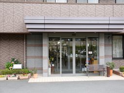 エントランスの正面ビュー