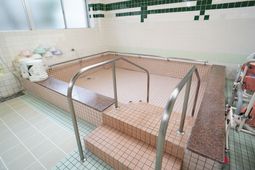 バリアフリーの浴室