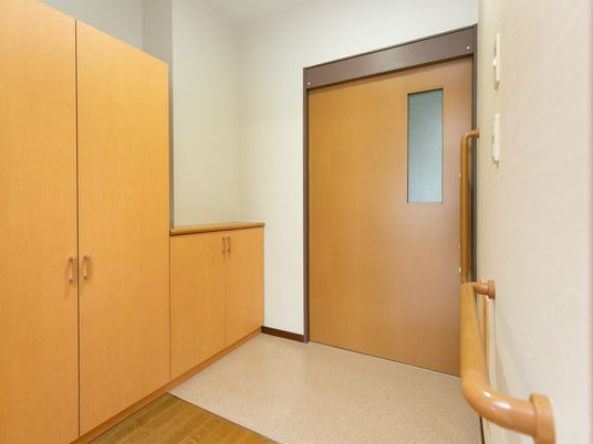 廊下のクローゼットと扉