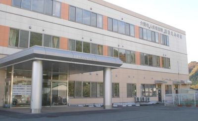 シンプルな大きな建物外観