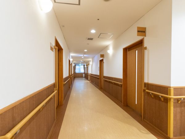 手すり付きの廊下