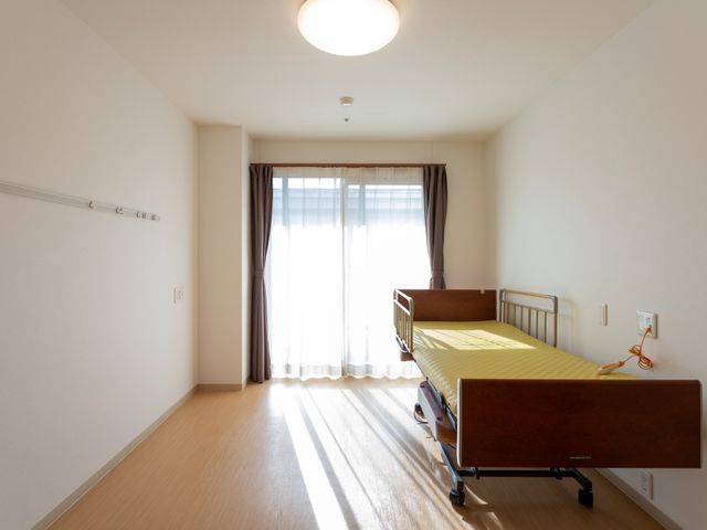 日差しが入る居室 居室 自然光がたっぷり入る居室です。心地よい空間で、日々の生活をお楽しみいただけます。