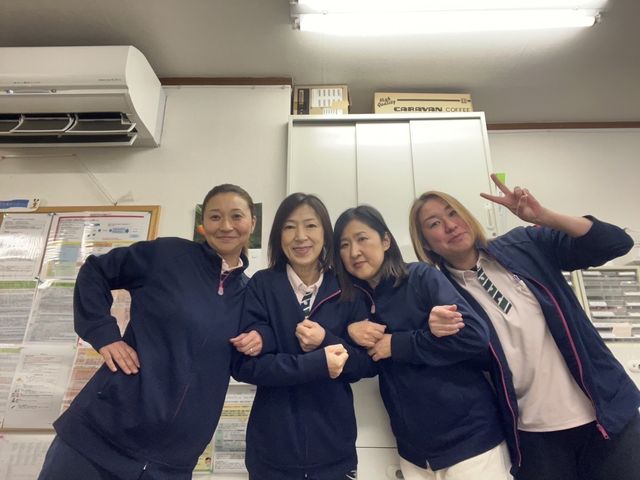 元気なスタッフイメージ スタッフイメージ チームワーク抜群の職場で、心温まるケアを一緒に提供しませんか。
