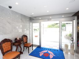 エントランスの広々空間