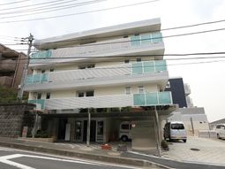 現代的な建物のエントランス