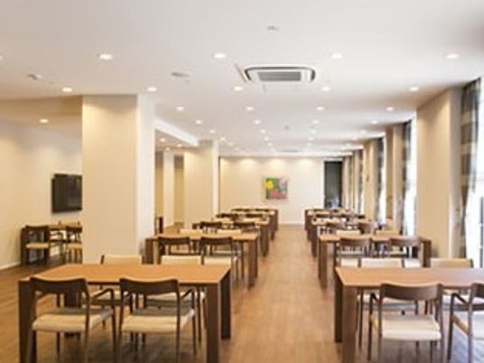 明るい広々ダイニング