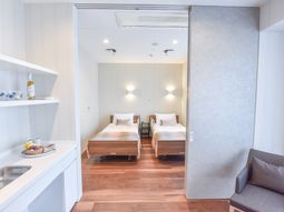 清潔感のあるモダンな居室