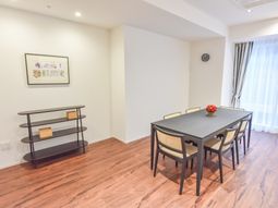 落ち着いた色の居室