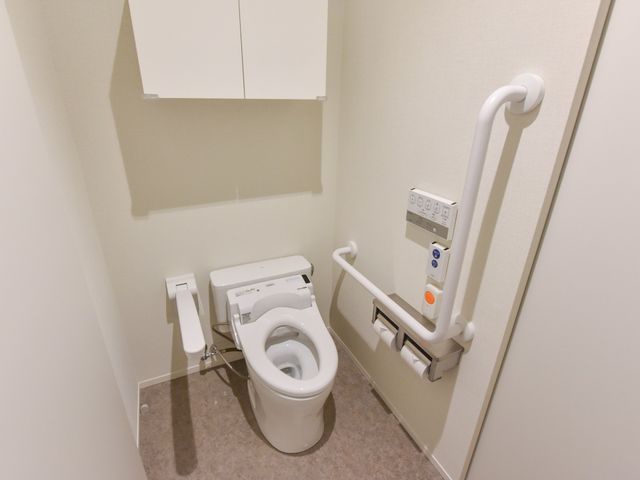 手すり付きトイレ設備