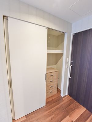 整理された洋室クローゼット