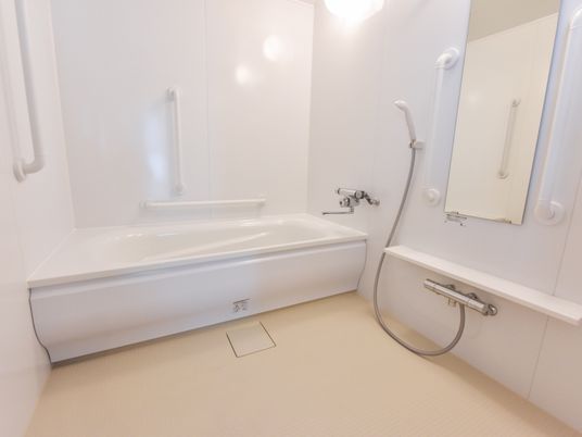 手すり付き快適浴室