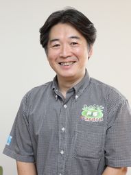 笑顔のスタッフの肖像