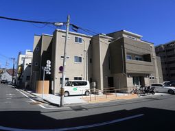 現代的な建物の外観