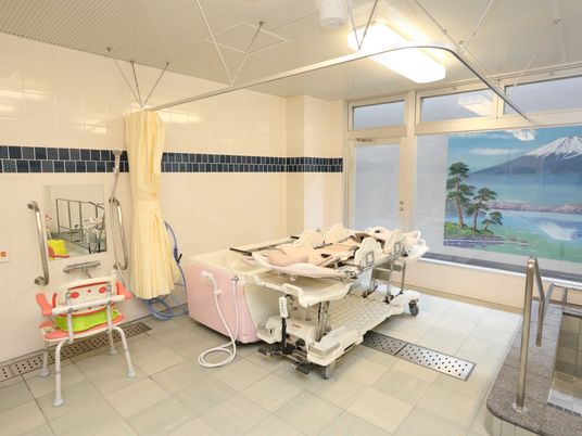 清潔な浴室と浴槽
