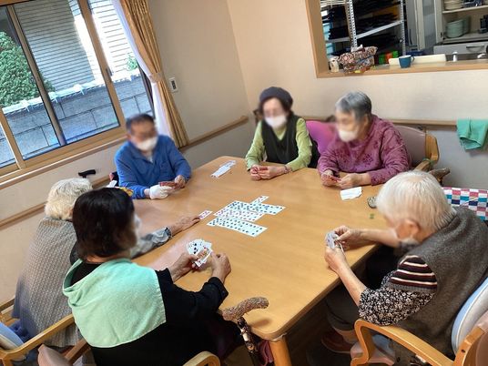 集うテーブル