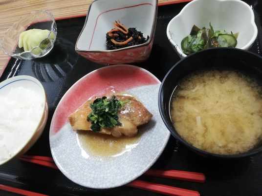 健康的な和食の膳