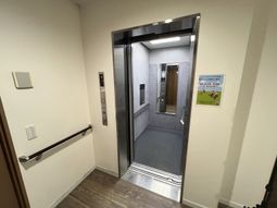 清潔感あるエレベーター