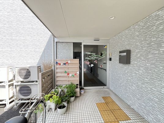 明るいエントランス