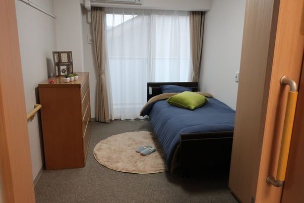 家具付きの居室