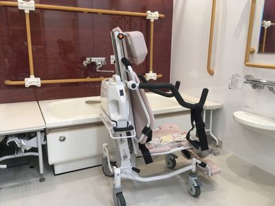 車椅子対応の浴室