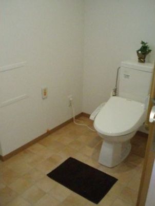シンプルなトイレ空間