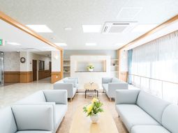 明るい待合室の風景