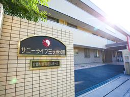 明るい入口エリア