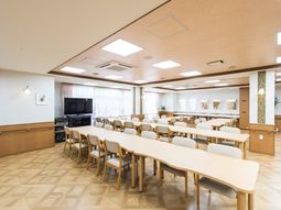 明るいダイニング空間