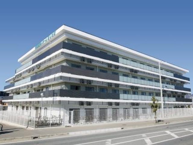 開放感ある外観 外観 広々と開放感がある建物です。清潔感と明るさを感じられる外観が魅力です。