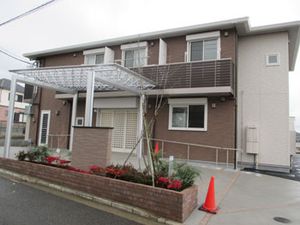 手入れされた庭の外観