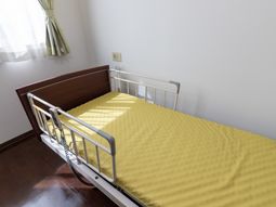 一人用ベッドの居室  