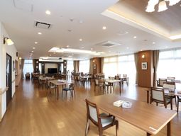 広い明るい食堂