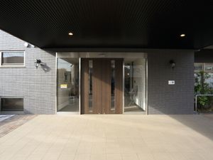  モダンなエントランス外観  